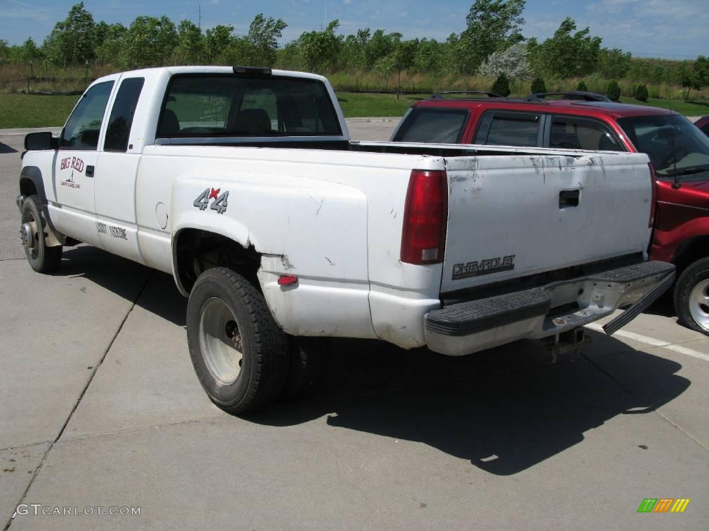 1998 C/K 3500 K3500 Cheyenne Extended Cab 4x4 - Summit White / Gray photo #3