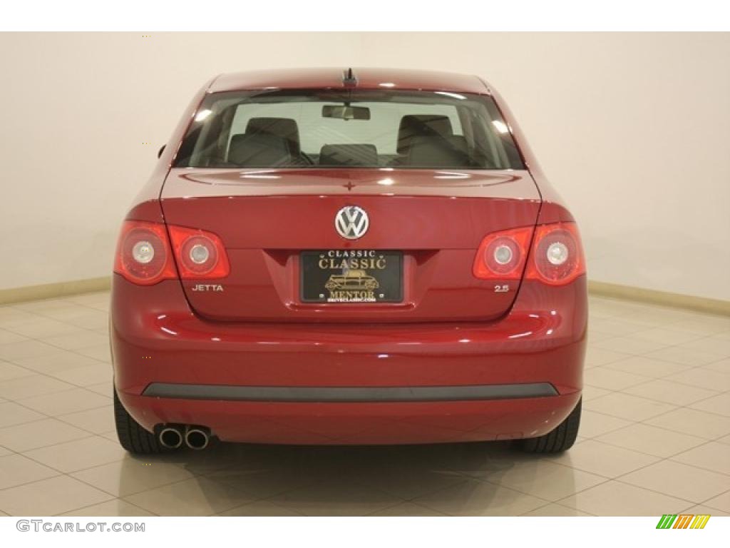 2006 Jetta 2.5 Sedan - Spice Red Metallic / Anthracite Black photo #6