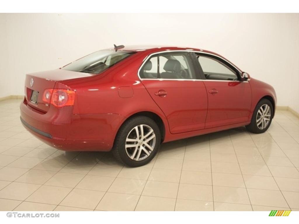 2006 Jetta 2.5 Sedan - Spice Red Metallic / Anthracite Black photo #7