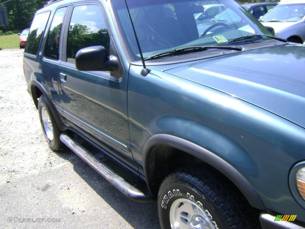 1997 Explorer Sport 4x4 - Medium Willow Metallic / Medium Graphite photo #2