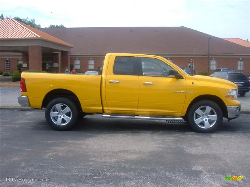 2009 Ram 1500 Big Horn Edition Quad Cab 4x4 - Detonator Yellow / Dark Slate/Medium Graystone photo #3