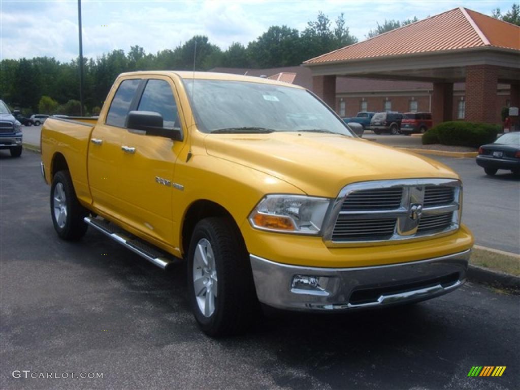 2009 Ram 1500 Big Horn Edition Quad Cab 4x4 - Detonator Yellow / Dark Slate/Medium Graystone photo #4