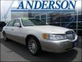 White Pearlescent Tri-Coat 2000 Lincoln Town Car Signature