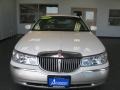 2000 White Pearlescent Tri-Coat Lincoln Town Car Signature  photo #18
