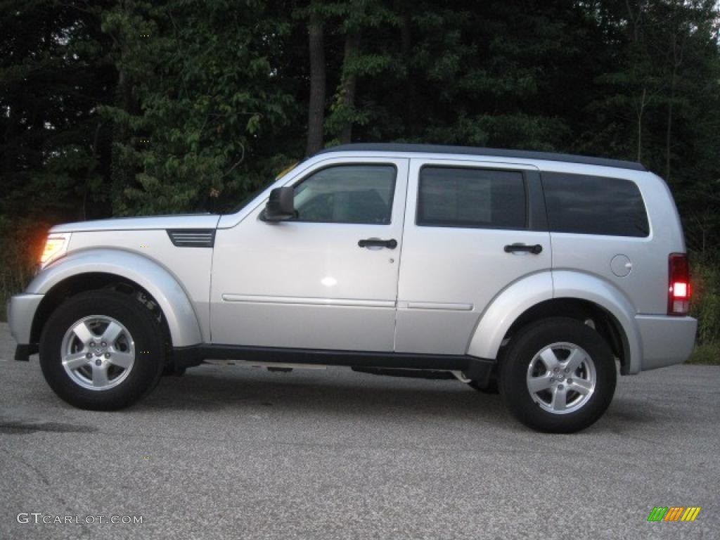 2007 Nitro SXT 4x4 - Bright Silver Metallic / Dark Slate Gray photo #5