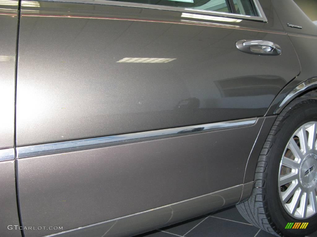 2003 Town Car Signature - Charcoal Grey Metallic / Dark Stone/Medium Light Stone photo #19