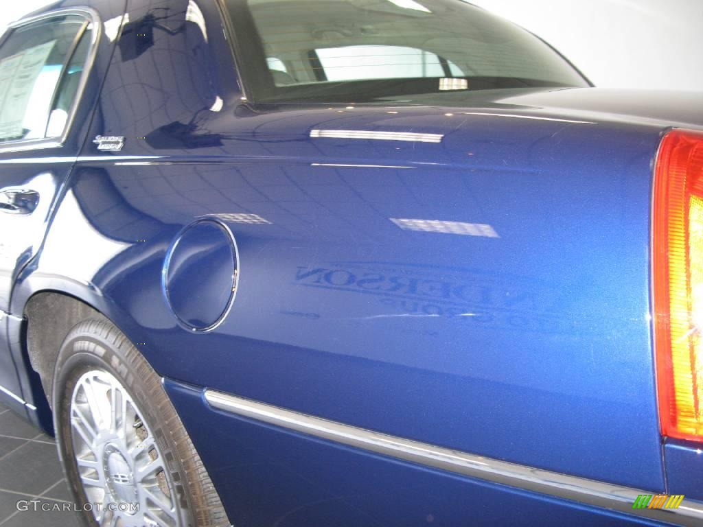 2008 Town Car Signature Limited - Dark Blue Metallic / Medium Light Stone photo #33
