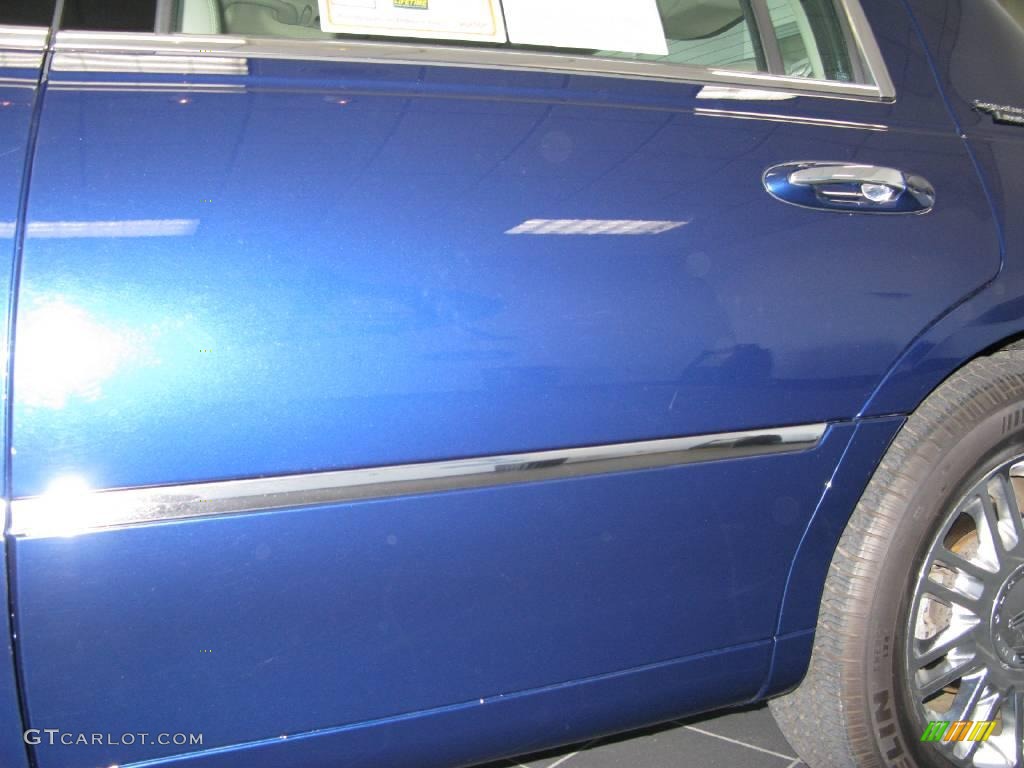 2008 Town Car Signature Limited - Dark Blue Metallic / Medium Light Stone photo #35