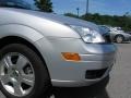 2007 CD Silver Metallic Ford Focus ZX5 SES Hatchback  photo #8