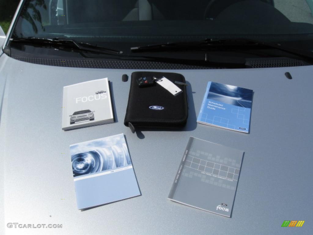 2007 Focus ZX5 SES Hatchback - CD Silver Metallic / Charcoal/Light Flint photo #39