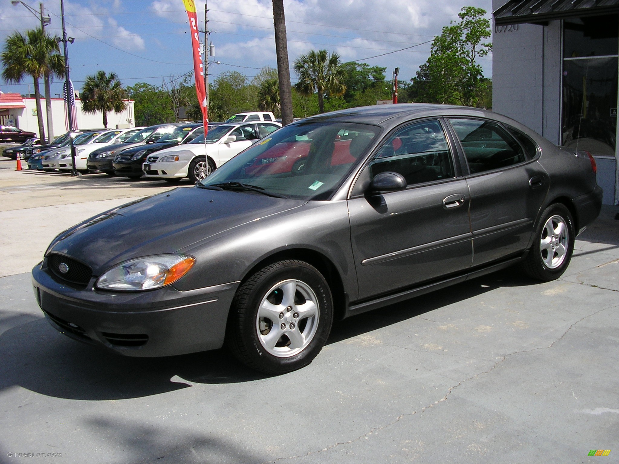 2004 Taurus SES Sedan - Dark Shadow Grey Metallic / Medium Graphite photo #1