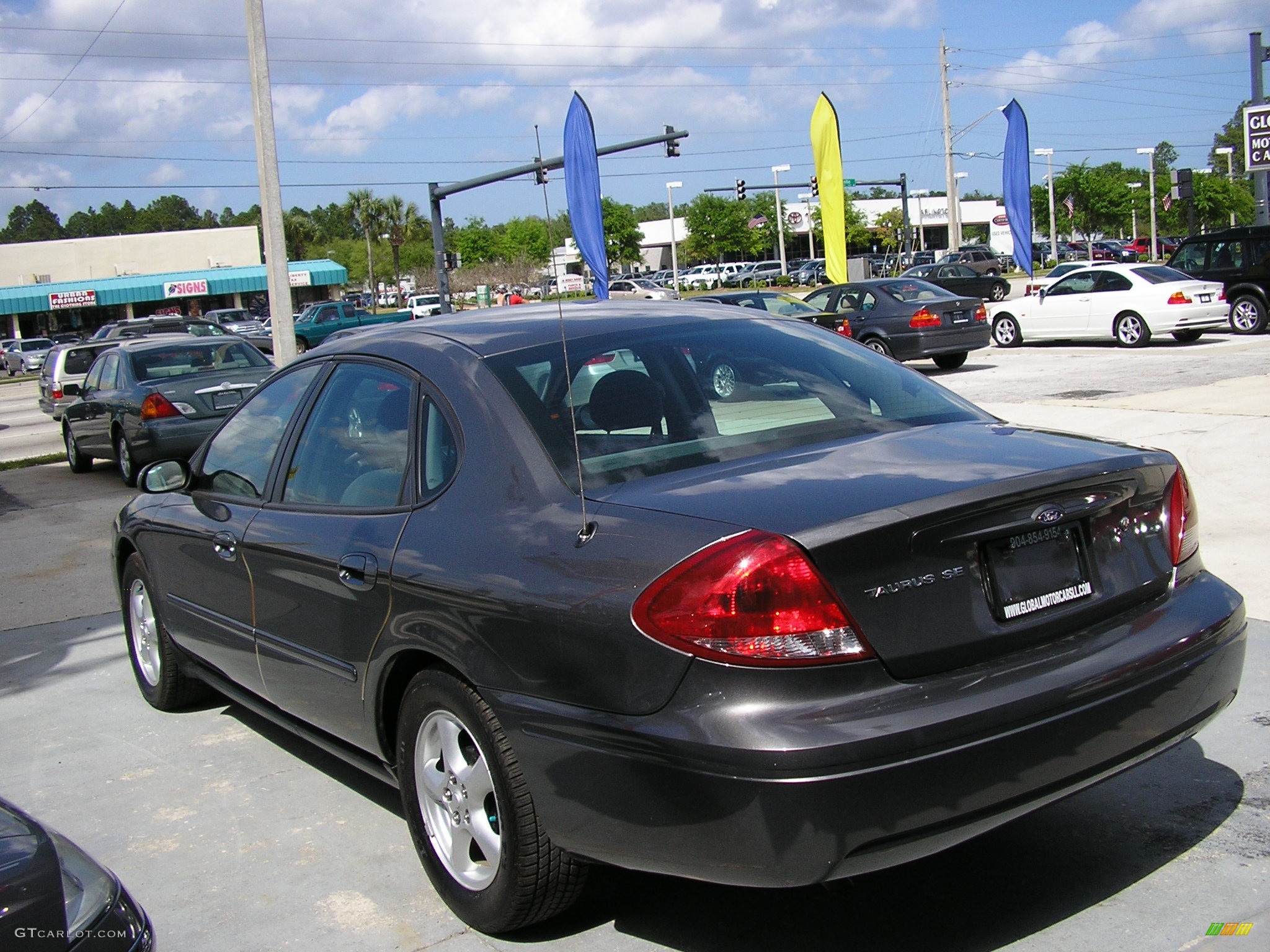 2004 Taurus SES Sedan - Dark Shadow Grey Metallic / Medium Graphite photo #3