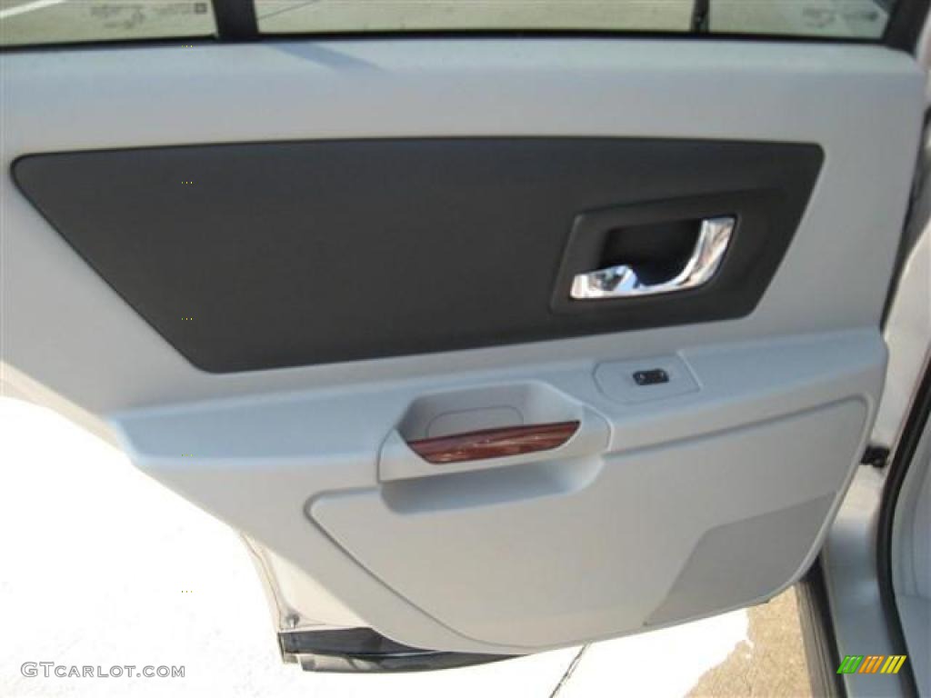 2006 SRX V6 - Light Platinum / Light Gray photo #28