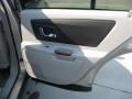2006 Light Platinum Cadillac SRX V6  photo #30