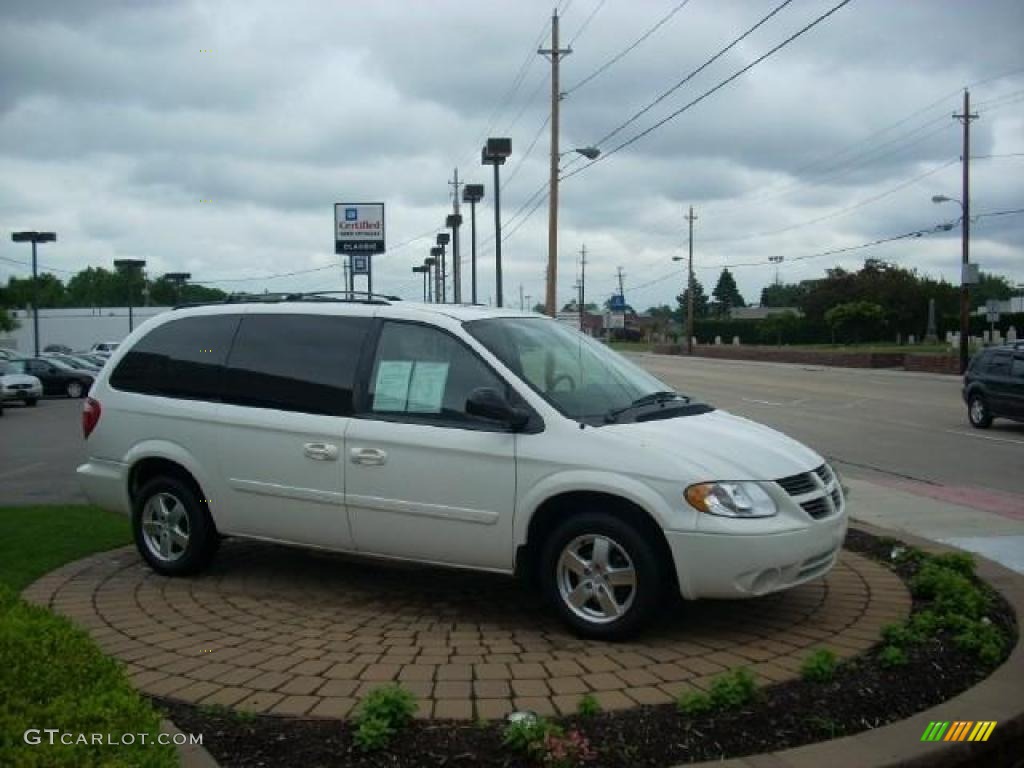 2007 Grand Caravan SXT - Stone White / Medium Slate Gray photo #4