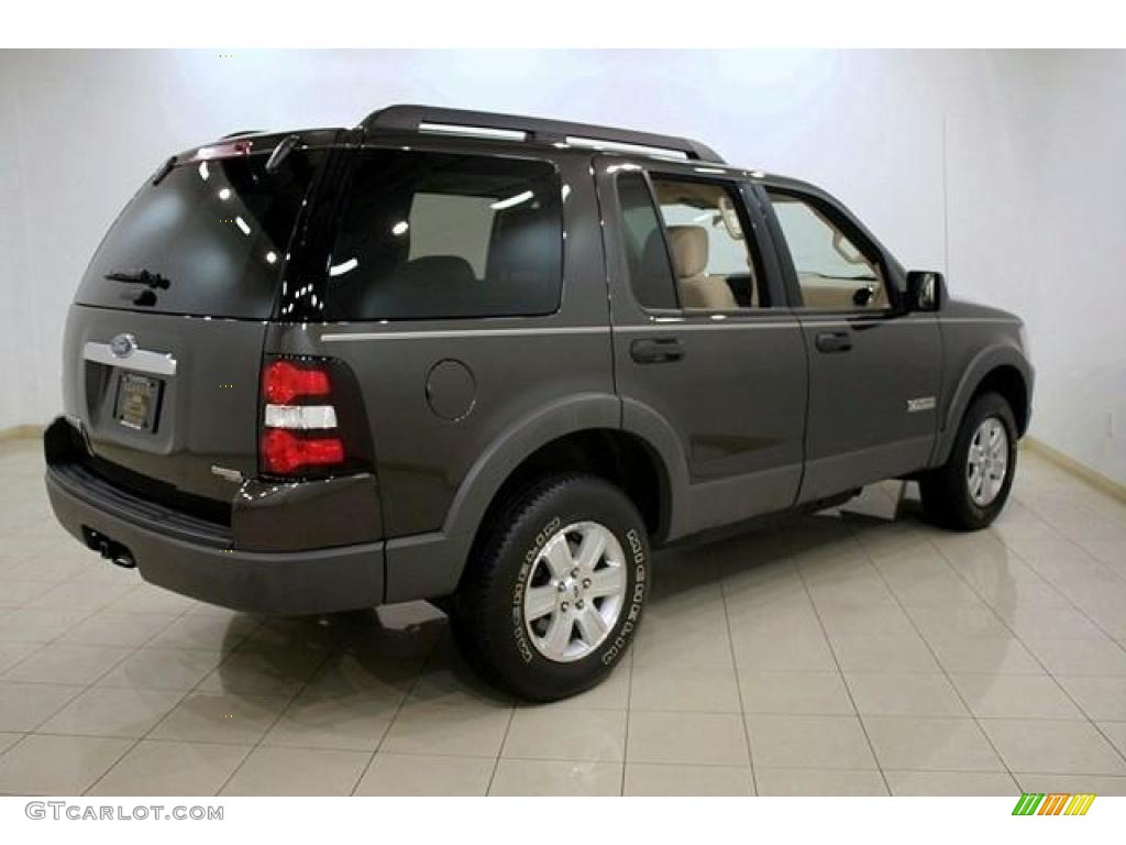 2006 Explorer XLT 4x4 - Dark Stone Metallic / Camel photo #7