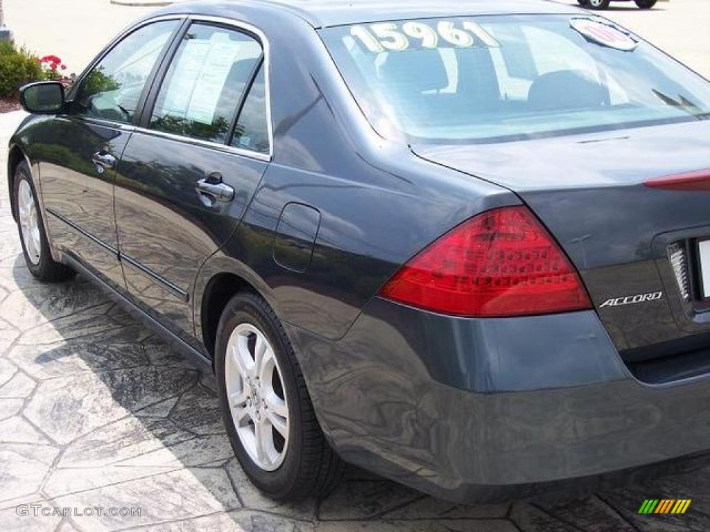 2006 Accord SE Sedan - Graphite Pearl / Gray photo #7