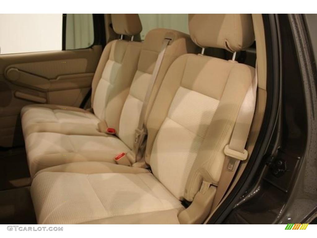 2006 Explorer XLT 4x4 - Dark Stone Metallic / Camel photo #16