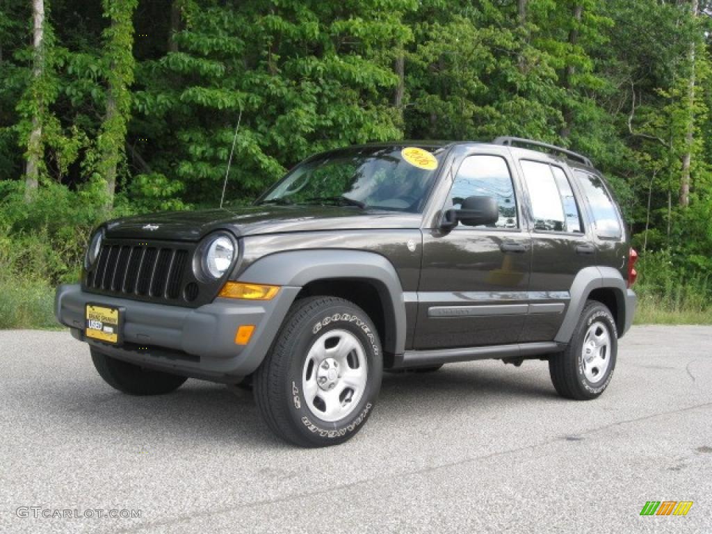 Dark Khaki Pearl Jeep Liberty