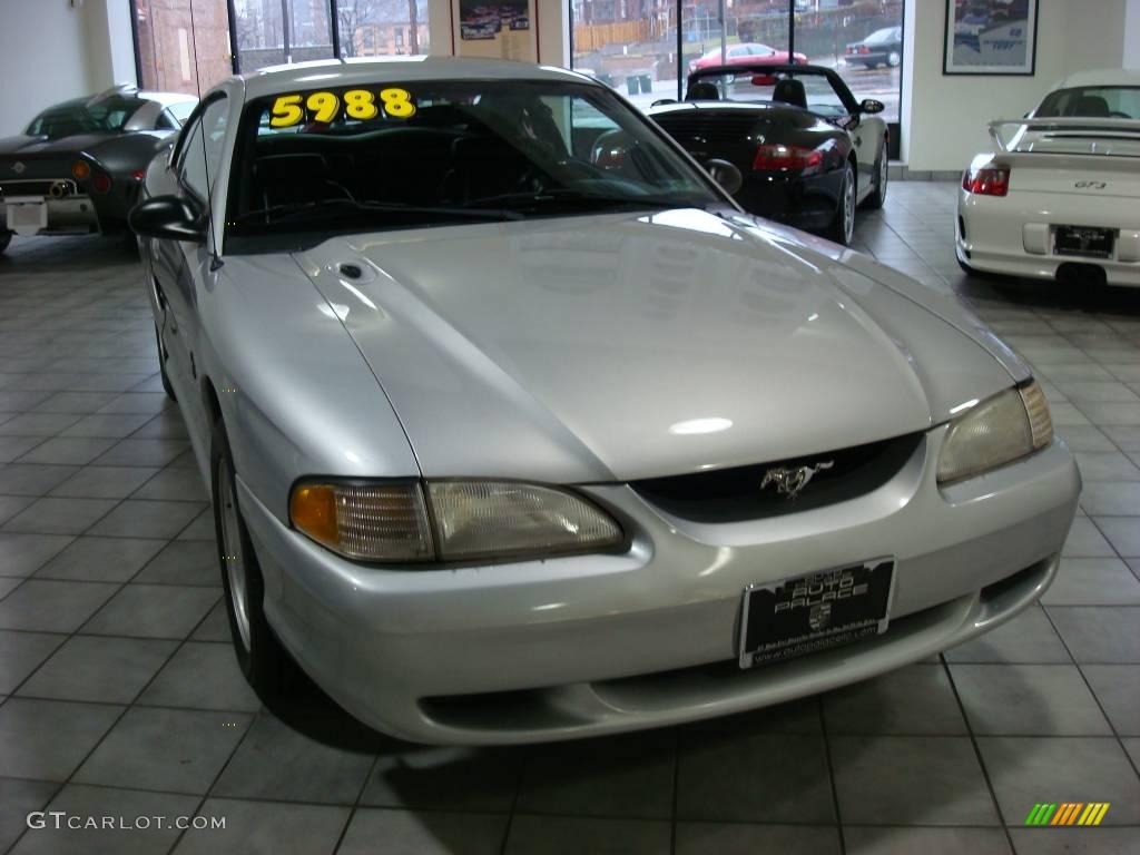 1998 Mustang V6 Coupe - Silver Metallic / Black photo #7