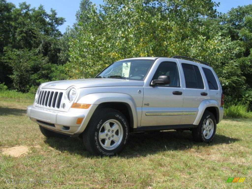 2006 Liberty Sport 4x4 - Bright Silver Metallic / Dark/Light Slate Gray photo #1