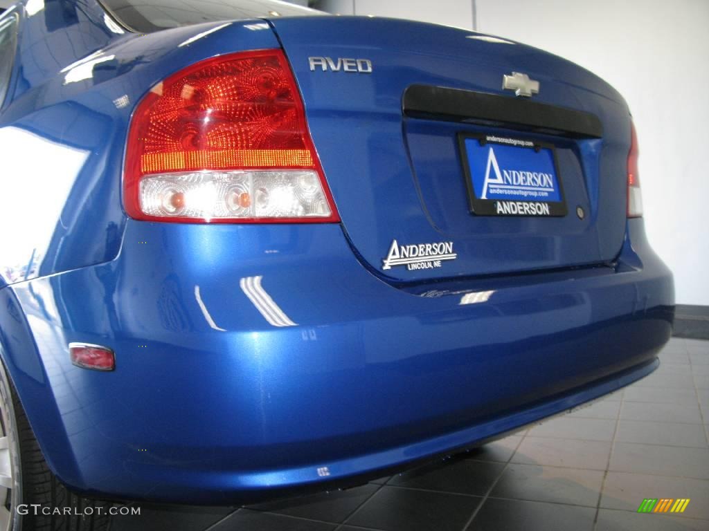 2004 Aveo Sedan - Bright Blue Metallic / Gray photo #16