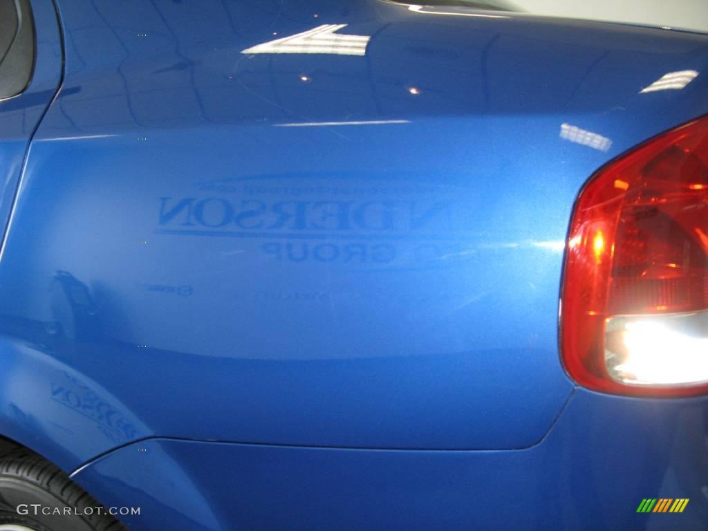 2004 Aveo Sedan - Bright Blue Metallic / Gray photo #17