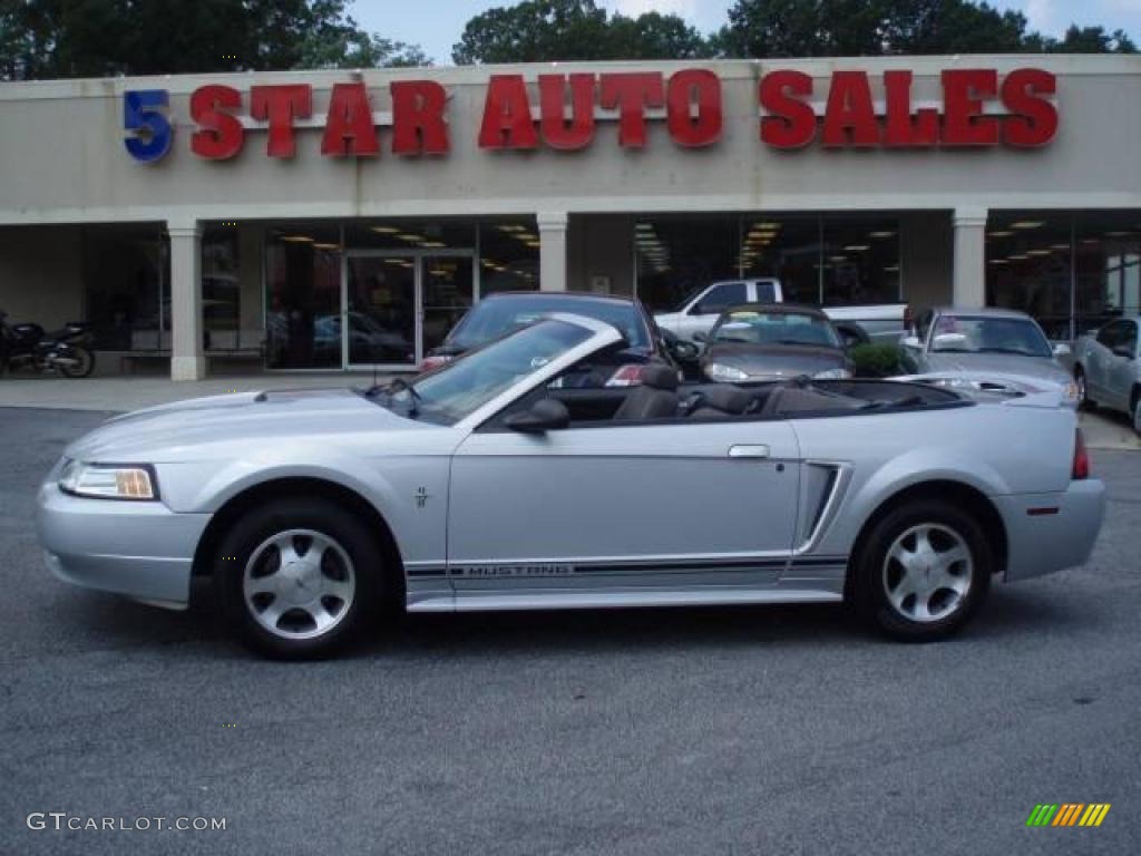 2000 Mustang V6 Convertible - Silver Metallic / Medium Graphite photo #1