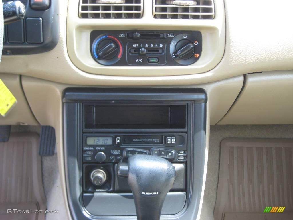 1997 Impreza L Wagon - Acadia Green Pearl Metallic / Beige photo #24