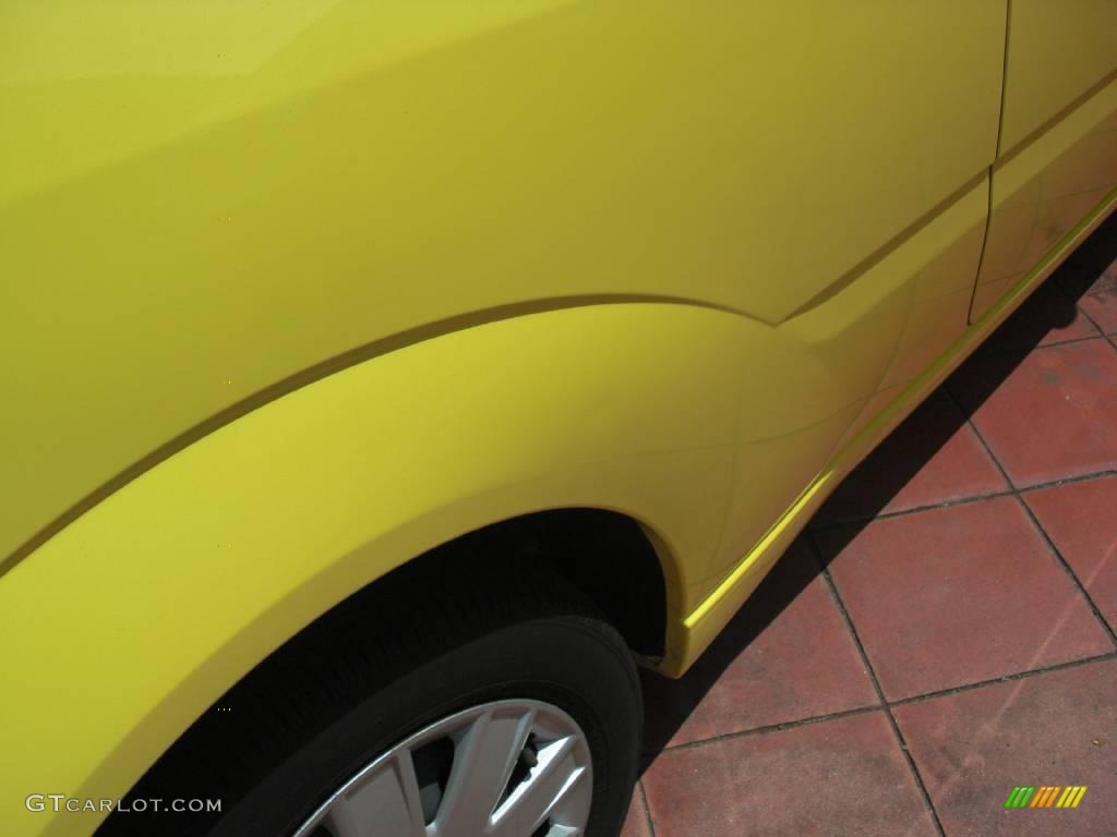 2005 Focus ZX3 S Coupe - Egg Yolk Yellow / Charcoal/Charcoal photo #8