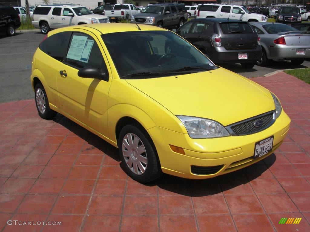 2005 Focus ZX3 S Coupe - Egg Yolk Yellow / Charcoal/Charcoal photo #10