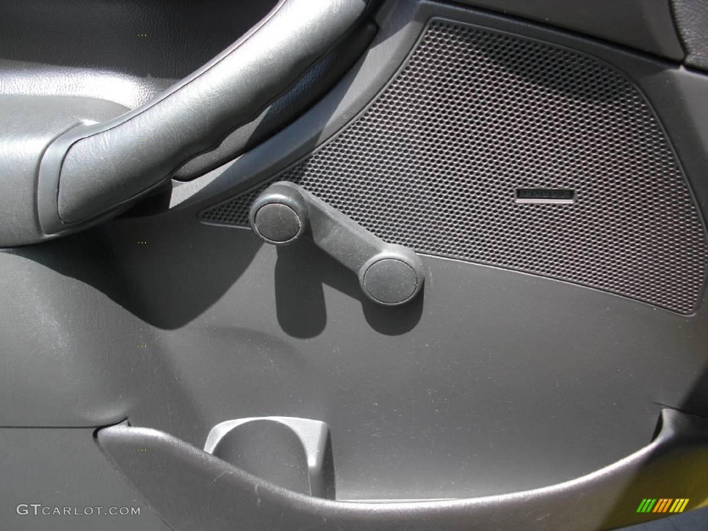 2005 Focus ZX3 S Coupe - Egg Yolk Yellow / Charcoal/Charcoal photo #21