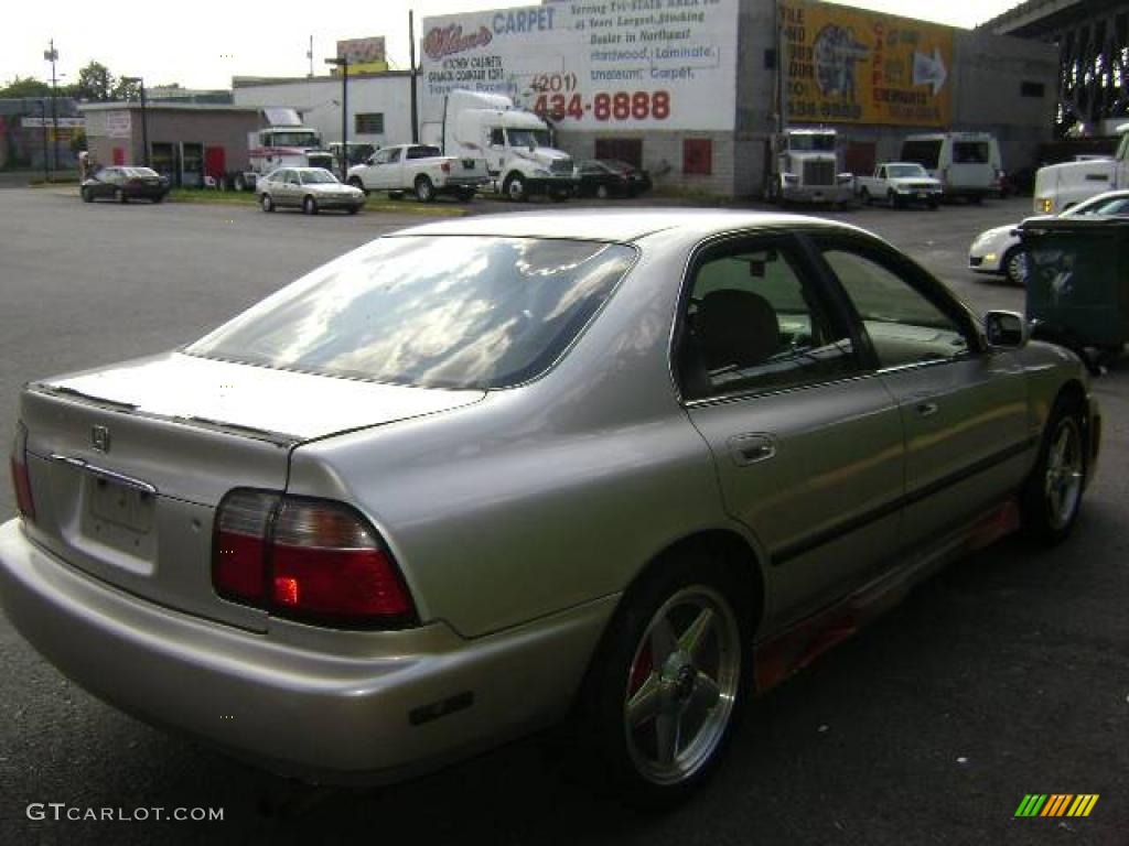 1997 Accord LX Sedan - Heather Mist Metallic / Ivory photo #7