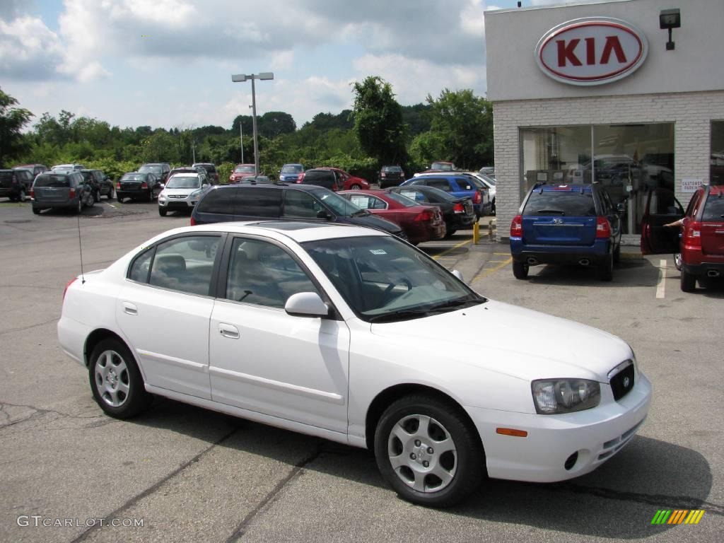 Nordic White Hyundai Elantra