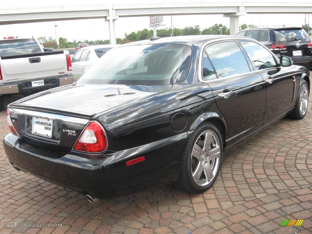 2009 XJ Vanden Plas - Ultimate Black / Charcoal/Charcoal photo #7