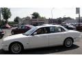 Porcelain White - XJ XJ8 L Photo No. 3
