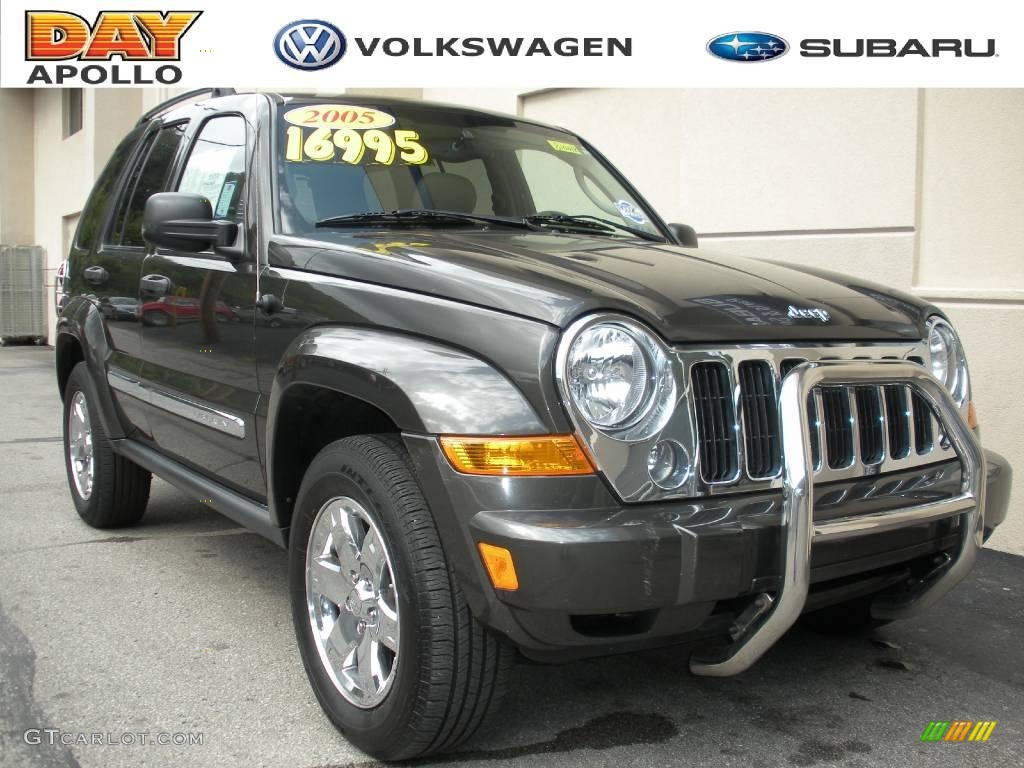 Dark Khaki Pearl Jeep Liberty