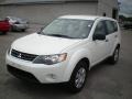 Diamond White Pearl 2007 Mitsubishi Outlander ES