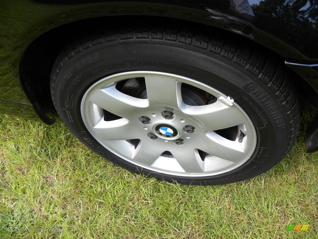 2003 3 Series 325i Sedan - Jet Black / Sand photo #17