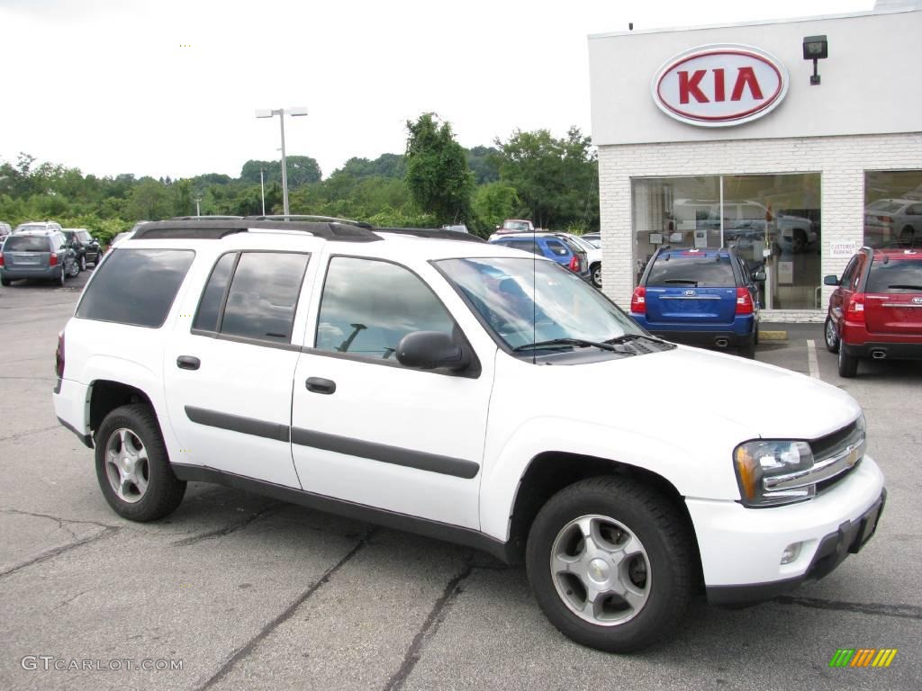 2005 TrailBlazer EXT LS 4x4 - Summit White / Light Gray photo #1