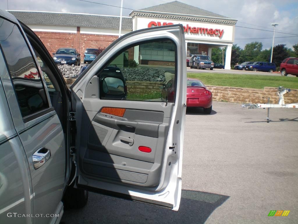2006 Ram 1500 SLT Quad Cab 4x4 - Bright Silver Metallic / Medium Slate Gray photo #22