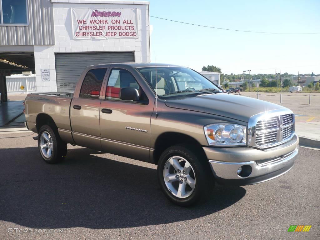 2007 Ram 1500 Big Horn Edition Quad Cab 4x4 - Light Khaki Metallic / Khaki Beige photo #3