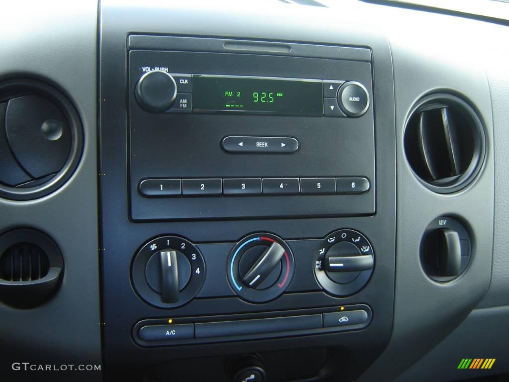 2006 F150 XL Regular Cab - Dark Toreador Red Metallic / Medium/Dark Flint photo #13