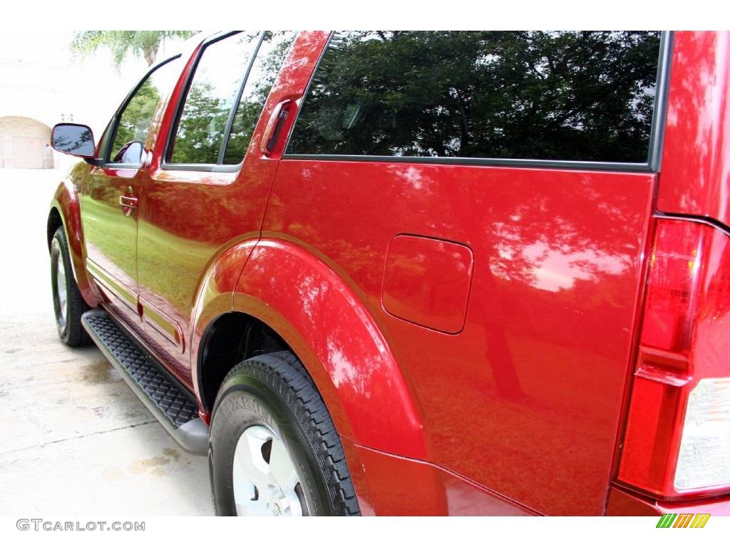 2006 Pathfinder SE 4x4 - Red Brawn Pearl / Graphite photo #27