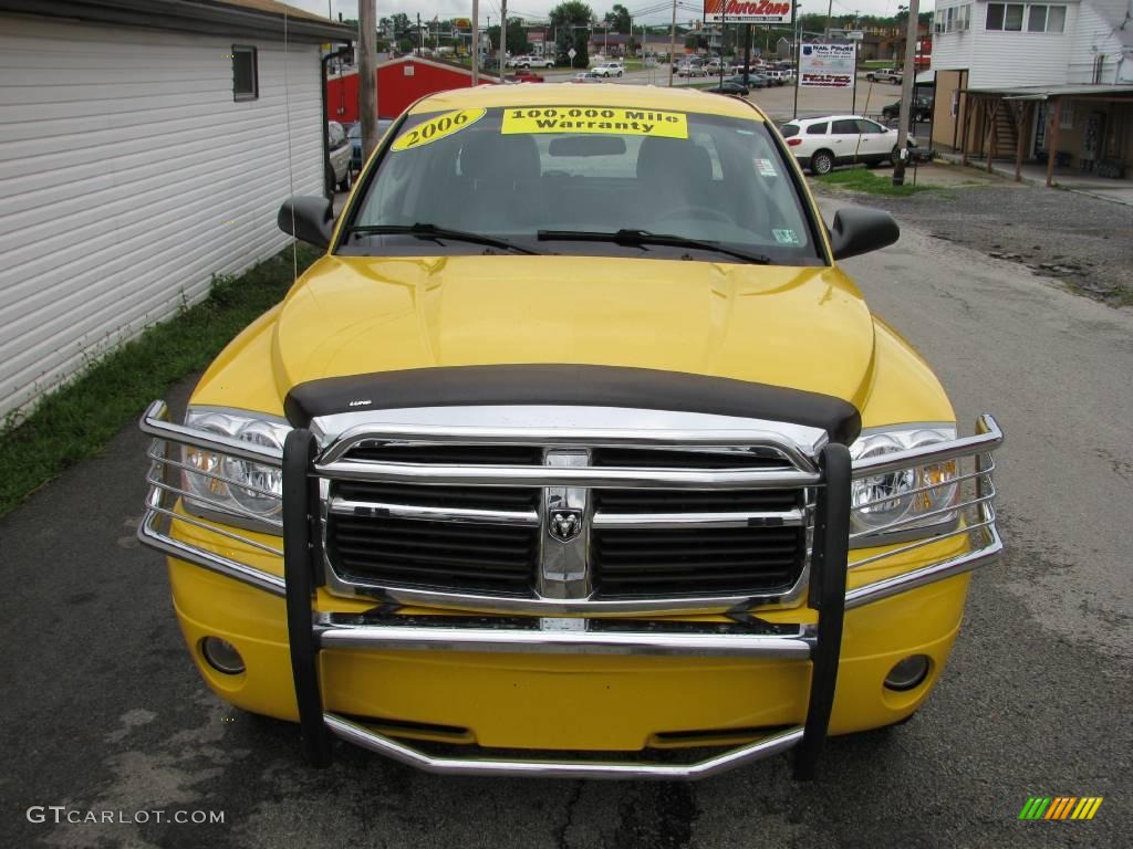 2006 Dakota SLT TRX4 Quad Cab 4x4 - Solar Yellow / Medium Slate Gray photo #17