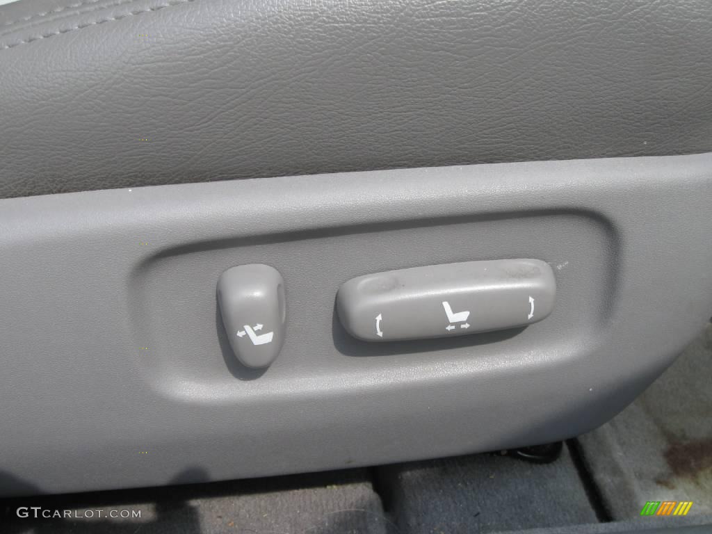 2006 Camry XLE - Lunar Mist Metallic / Stone Gray photo #5