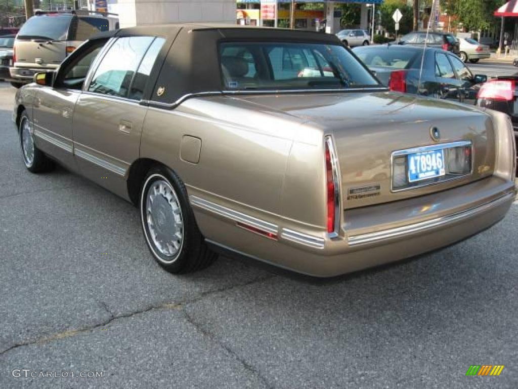 1998 DeVille Sedan - Gold Fire Mist Metallic / Beige photo #5