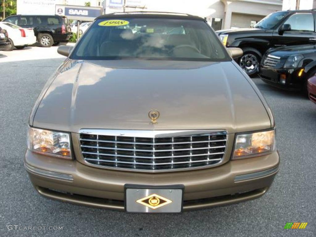 1998 DeVille Sedan - Gold Fire Mist Metallic / Beige photo #10