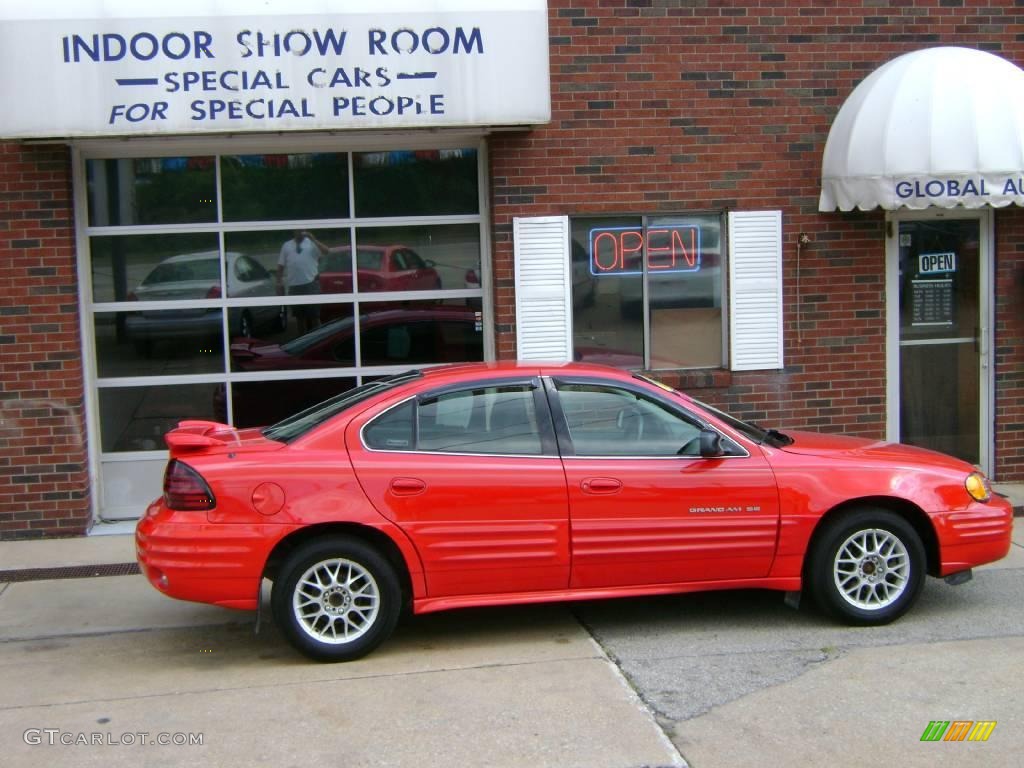2000 Grand Am SE Sedan - Bright Red / Dark Pewter photo #1