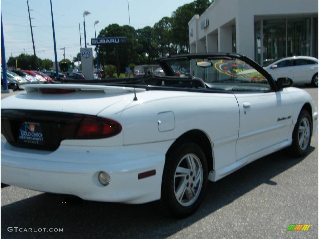 2000 Sunfire GT Convertible - Bright White / Graphite photo #18